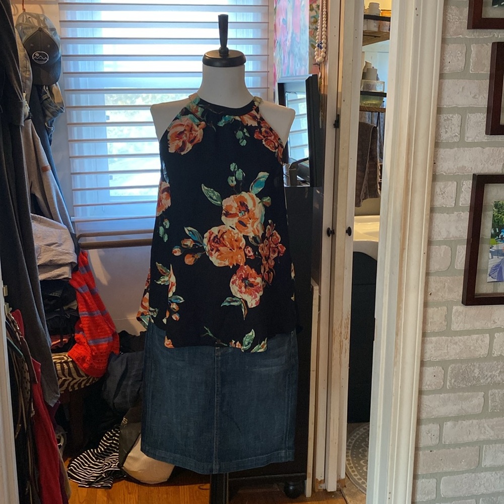 Black floral tank